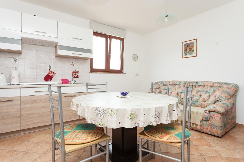 Villa House Soni&Caza Soni Rovigno Esterno foto